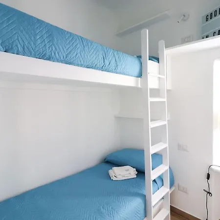 Casa Tra I Carueggi E Il Mare דירה קמוגלי