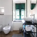 Casa Tra I Carueggi E Il Mare 아파트
